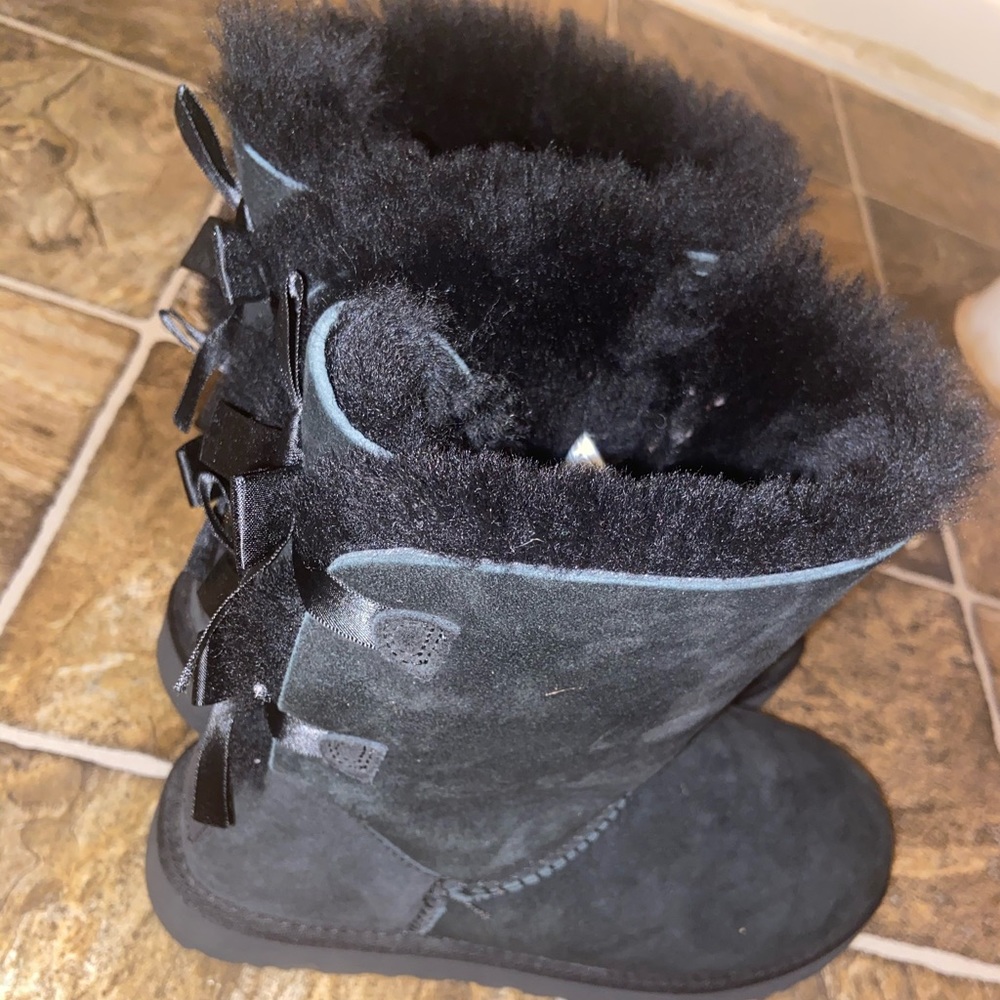 Uggs - Picture 3 of 3